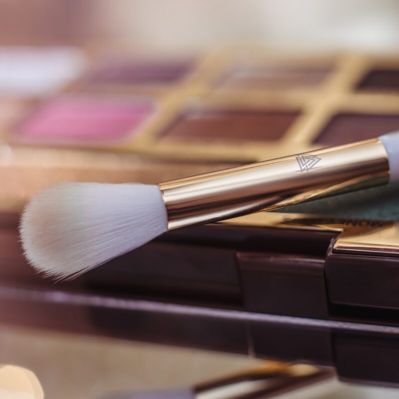 Lauvärvi ja peitekreemi pintsel / Blending brush